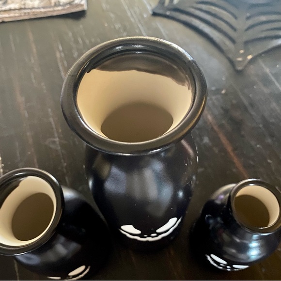 NIB Halloween 3-piece Ceramic Ghost Face Bat Wings Vase - Picture 4 of 9